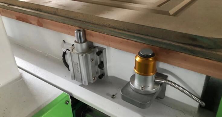 CNC engraver for wood