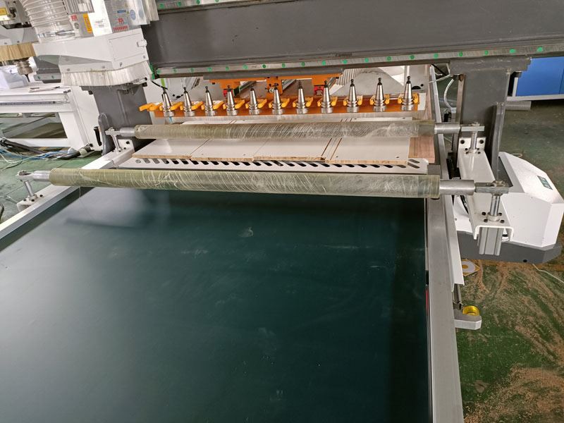  Atc cnc router with loading and unloading 