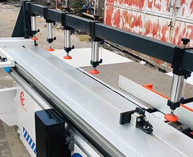 Fully automatic panel saw